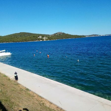 Apartman Slava Tisno Luaran gambar