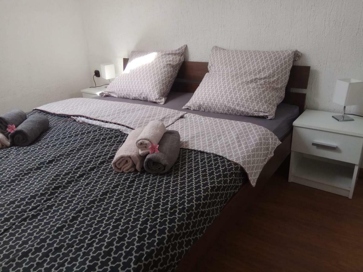 Apartman Slava Tisno Luaran gambar
