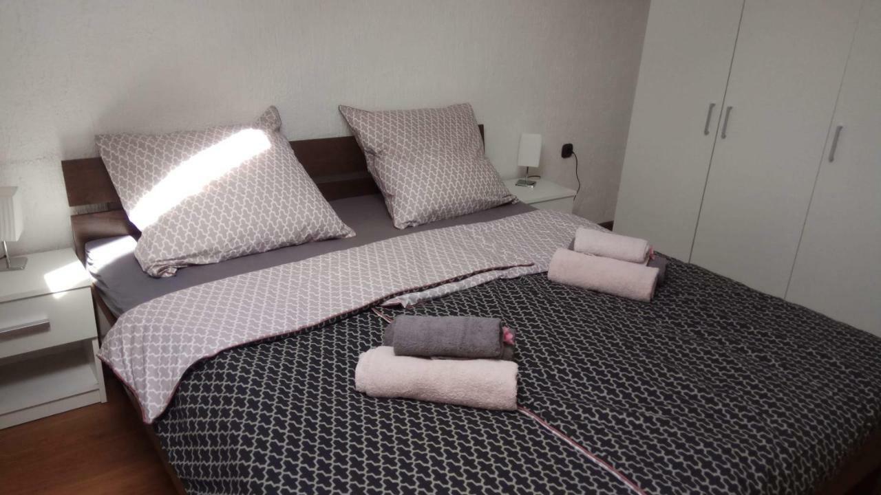 Apartman Slava Tisno Luaran gambar