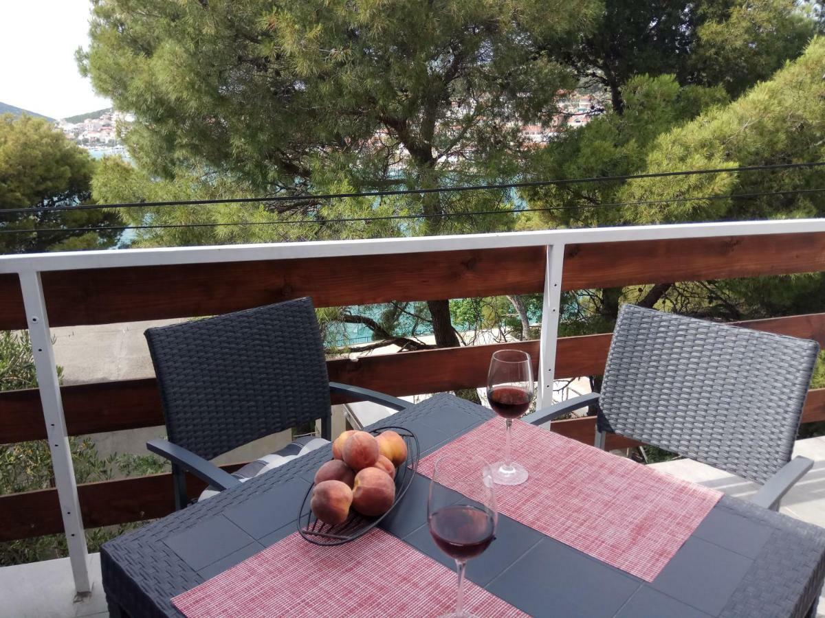 Apartman Slava Tisno Luaran gambar